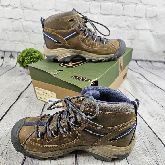NIB Keen Targhee II waterproof hiking boots Size 8 - Picture 1 of 4